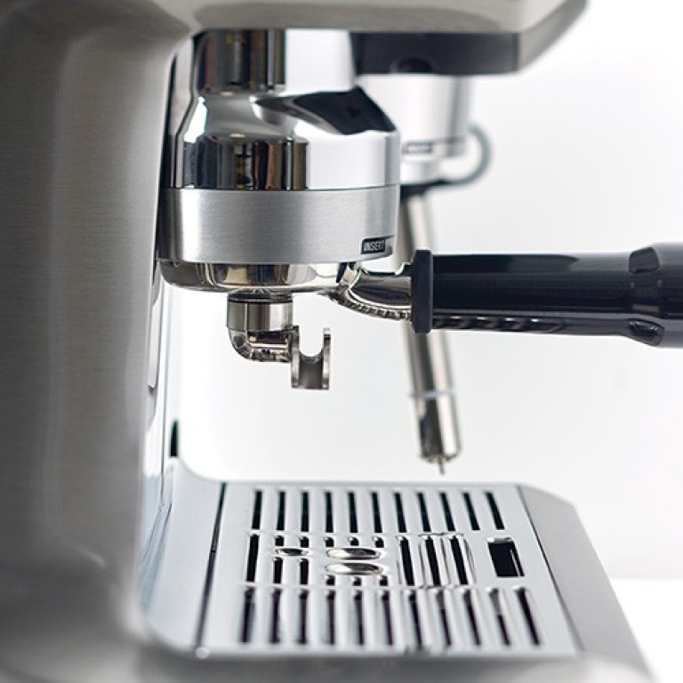 Μηχανή καφέ εσπέσσο με ρυθμιζόμενη πίεση νερού