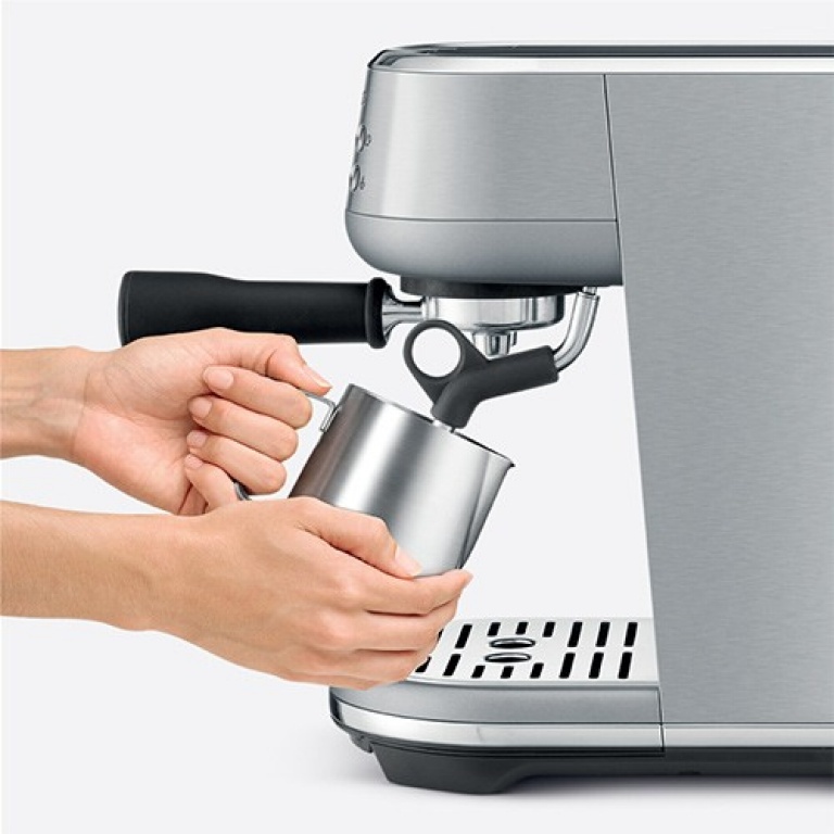Μηχανή καφέ sage για το σπίτι που φτιάχνει και αφρόγαλα για cappuccino espresso